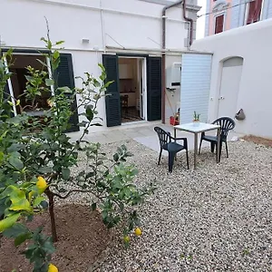 https://davantialmare.it-tuscanyhotel.com